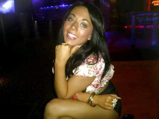 15P Beautiful Danielle likes to milk cocks