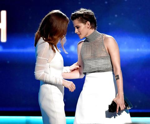 25P Kristen Stewart remporte les Hollywood Film Awards