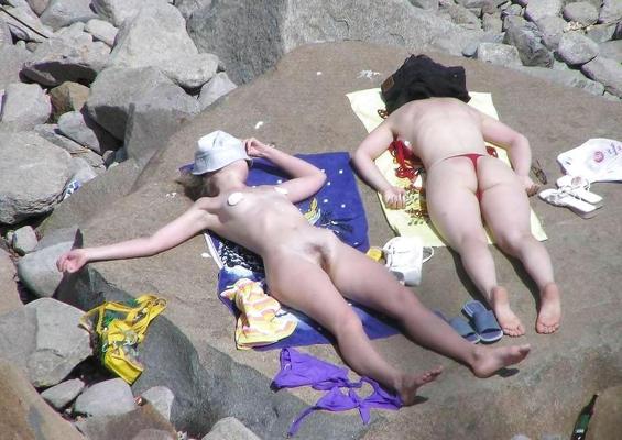 25P Naked Beach Fun