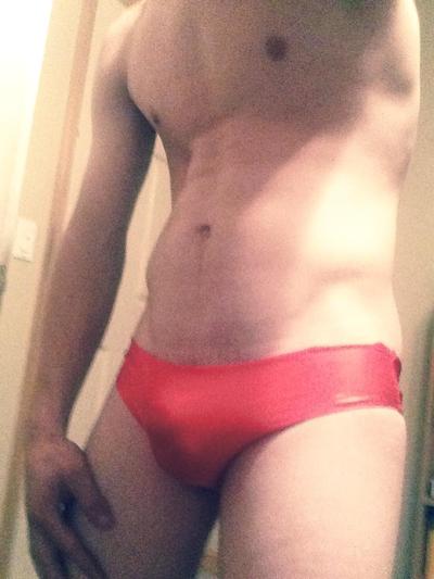 8P Ado gay en string