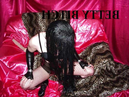 18P Transe Betty Bitch