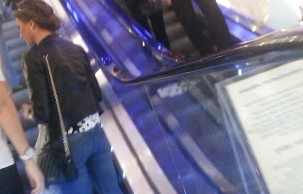 20P Spy in mall sexy teens romanian