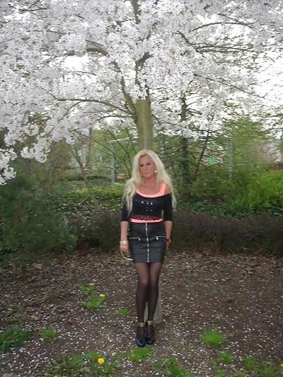 7P Beata Polish fetish diva in shiny tight clothes