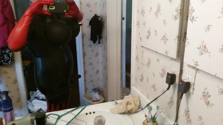 14P New latex catsuit