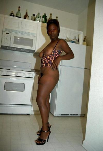 25P Sexy African Milf From The Hood