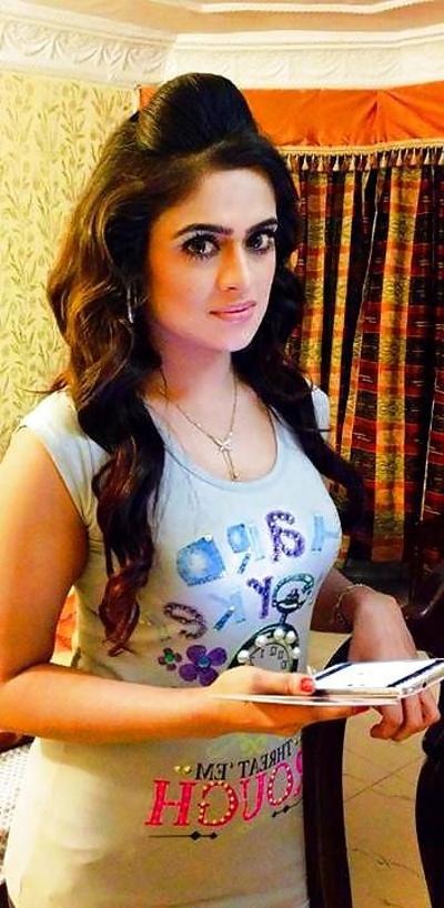 25P 巨乳パキスタン人ビッチSOBBIAが大きな黒人チンポと素晴らしいファック