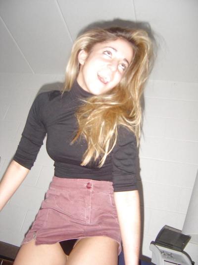 25P Real Upskirt - 32