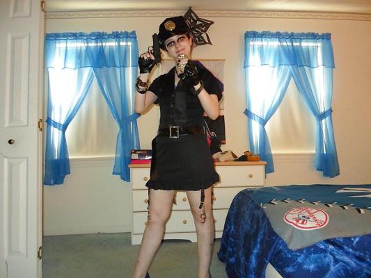 6P 警察のコスプレ