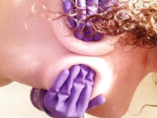 25P Cute Curly Brunette Babe
