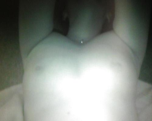 25P Some screenshots of wife on old video (nightvision) 