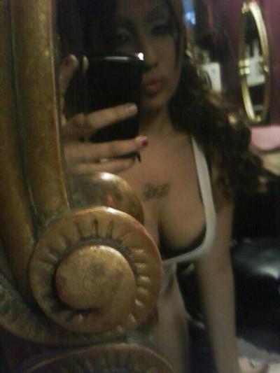 10P Horny latn milf stripper