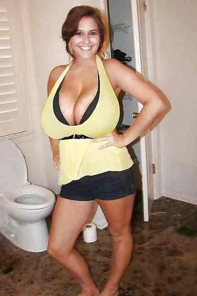 11P Huge tits to admire