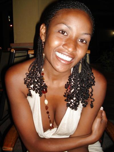 25P Hot Black Exhibitionist Girlfriend