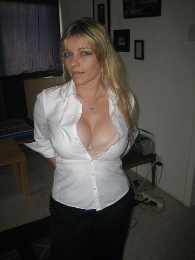 25P Les salopes ( cleavage )