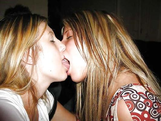 25P Show me your tongue and kiss me