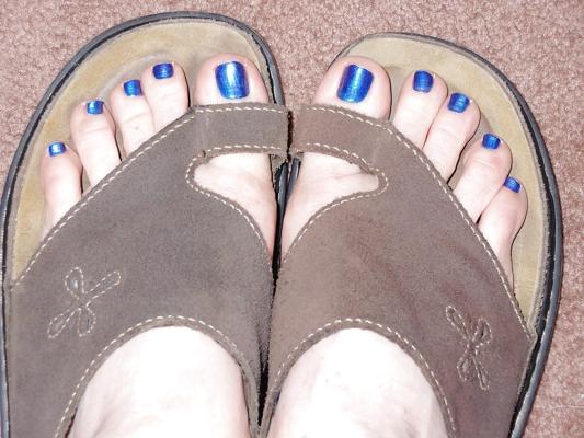 14P More redheaded wife's pretty feet! Please comment!