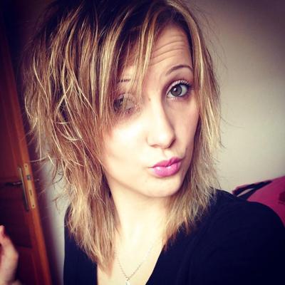11P Pauline sexy woman