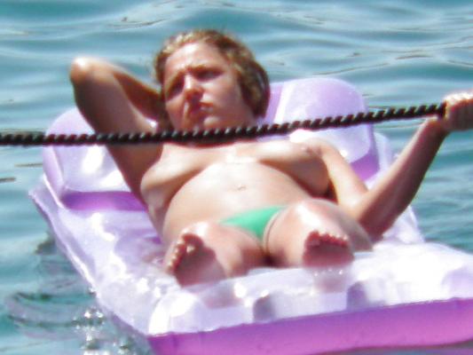 22P Italian ugly girl with so hard tits