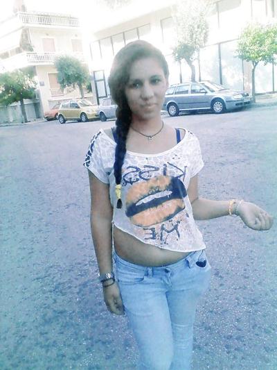 6P Turkish teen in sexy skirt! Eploit her with comments!