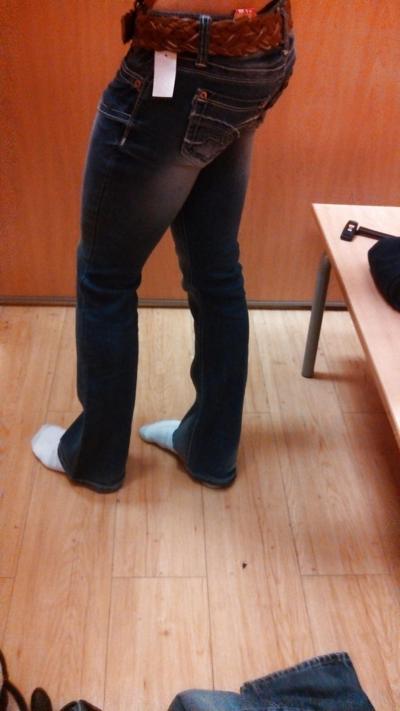 11P Mehr Sissy-Röhrenjeans!!