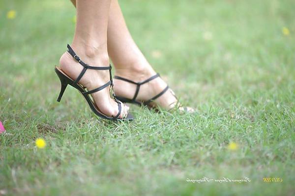 12P Ma salope de simple shooting photos pieds sexy trop bandante