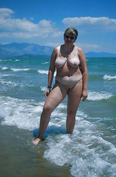 8P On The Beach