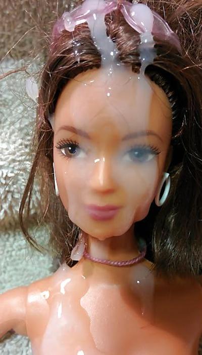 16P Poupée Léa imbibée de sperme