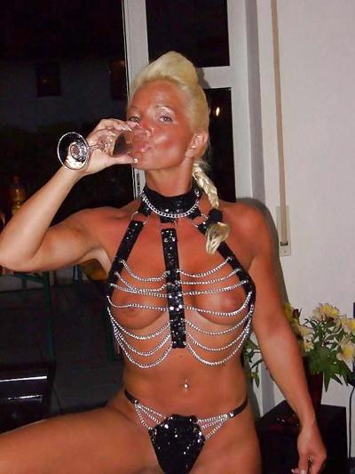 8P SEXY LEATHER MOM UPLOAD FROM PETER
