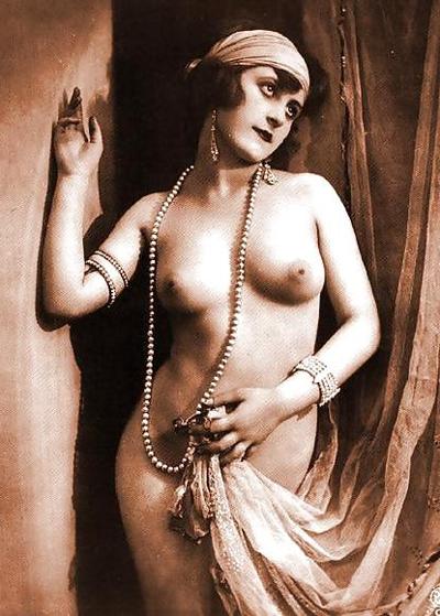 25P Retro Nude 1915