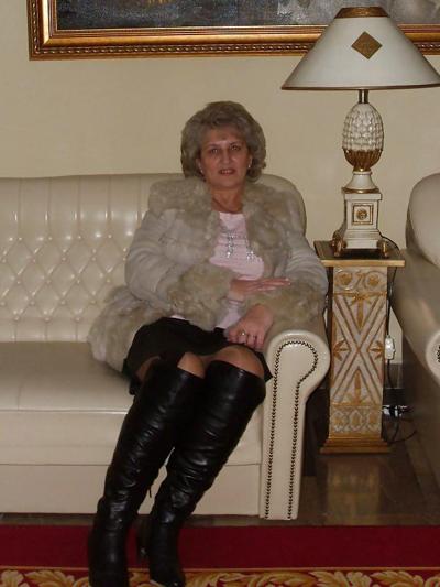 25P Granny Slut