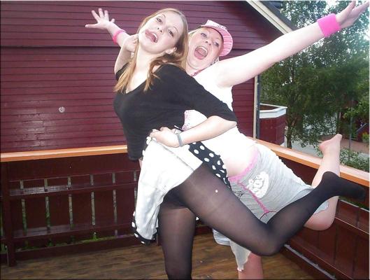 25P Amateur ladies in pantyhose-are you looking up my skirt? 4