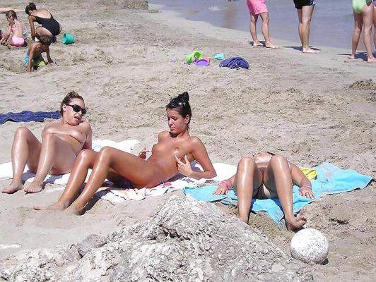 25P Nudist Beach Fun