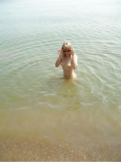25P MILF blonde sexy