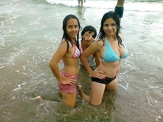 25P COLEGIALAS  TETONCITAS LATINAS......1