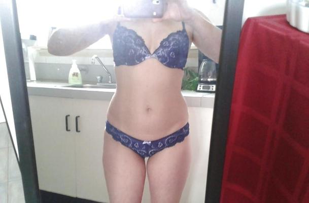 4P Nice mom show herself