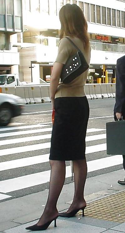 25P Nylon upskirt - STREET VIEW