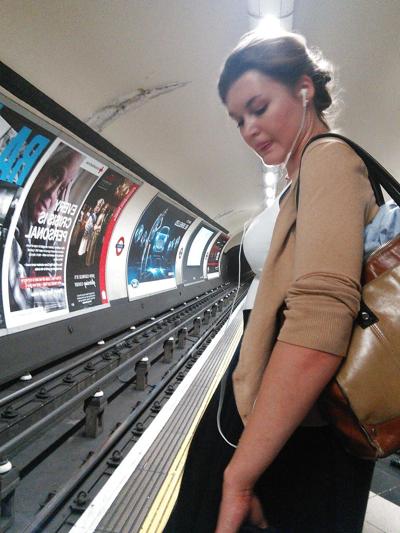 12P Londonperv's Candids 2014 - Train Perving vol 3