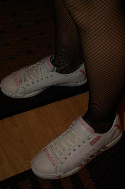 14P German milf feet and legs