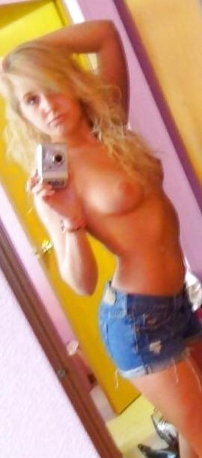 25P Lusty & Busty Teen Self Shots 75