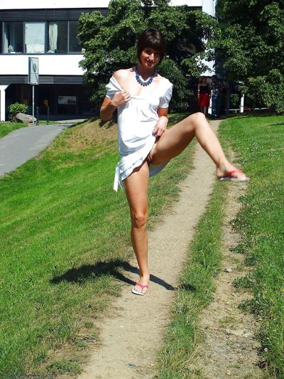 25P Teen in public