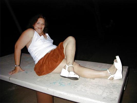 25P Beth Flashing Her Pussy And Tits