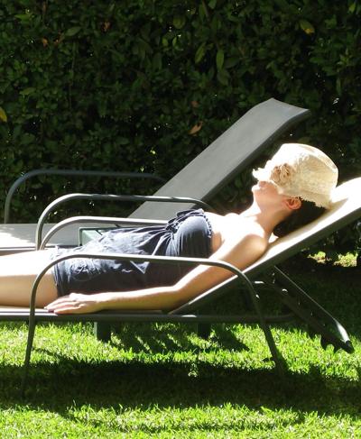 9P My Wife In The Sun