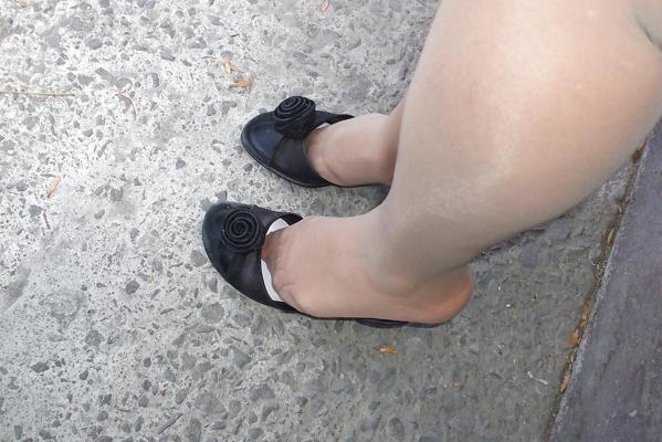 8P Milf posing in pantyhose