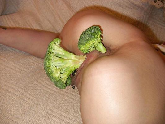 15P Tim 257 Mary's shaved pussy eats her greens.