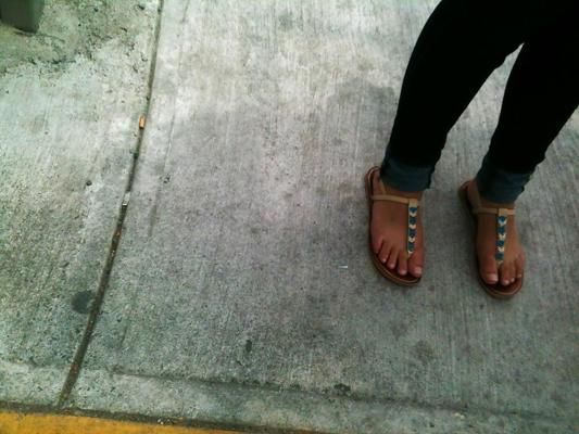 25P Feet on the street IV