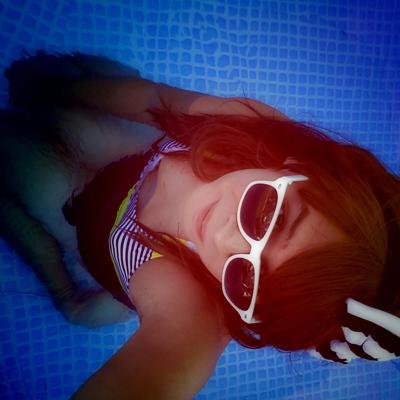 5P Tgirl pool selfie fun