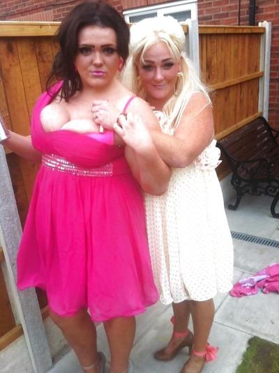 25P Fat boobed chav miss piggy
