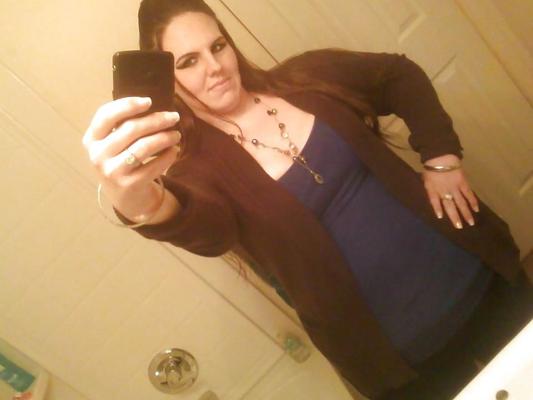 25P Busty Nikki Spanish