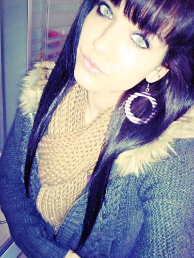 15P Jessica une belle petite pute un defoncer