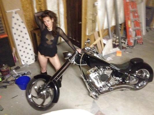 14P Biker Milf